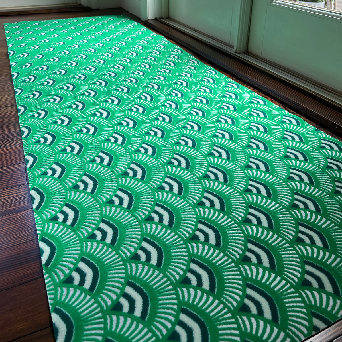 http://www.porteandhall.com/cdn/shop/files/1_Indoor-Mat-Insider-Fans-Green-Runner.jpg?v=1691001649